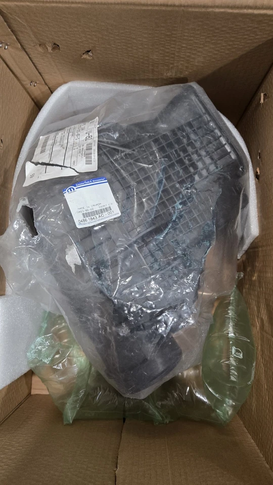 NUEVO Filtro de aire Carcasa Mopar 04861843AC 2011-2019 CARGADOR CHRYSLER 300 5,7 L  Foto 1 de 1