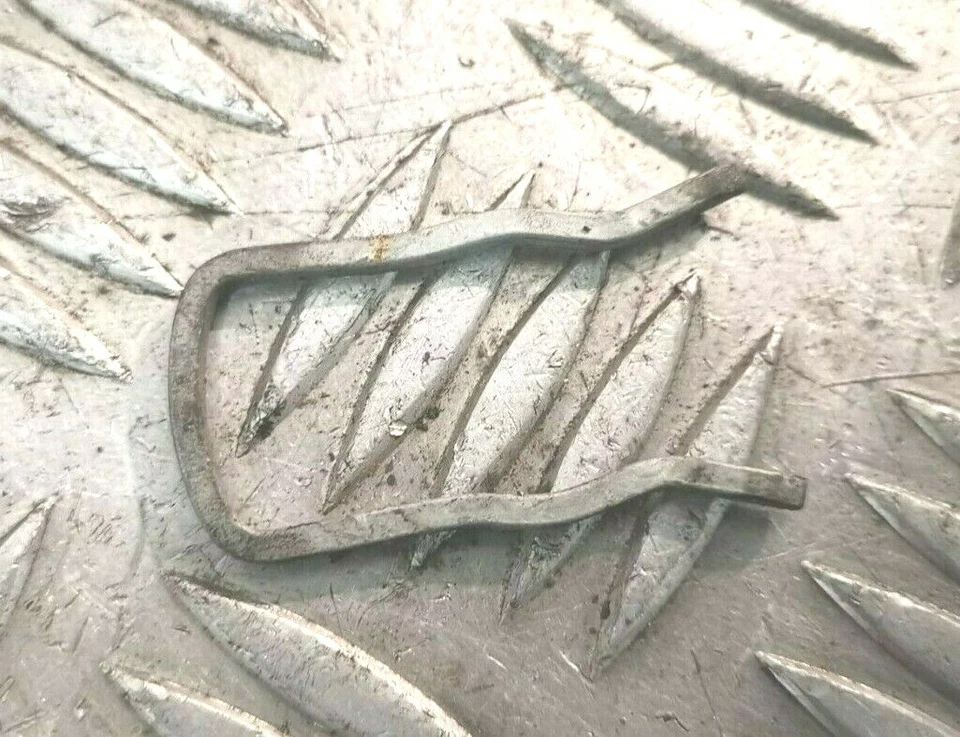 CLIP DE MONTAJE REGULADOR DE PRESIÓN DE COMBUSTIBLE BMW K1200LT K1200RS K1200GT K1200S Foto 1 de 1