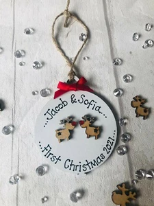 Personalisierte 2024 Zwillinge 1. Christbaumkugel Baumschmuck erstes Baby Geschenk - Bild 1 von 6