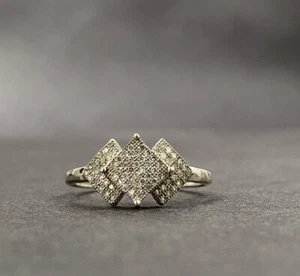 10K White Gold & 0.25 Carat Diamonds Cluster Ring Size 7 - Picture 1 of 10