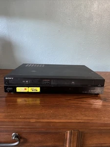 Sony RDR-VX525 DVD VCR VHS Lettore Registratore Dub Transfer HDMI Non Espellerà Nastro - Foto 1 di 5