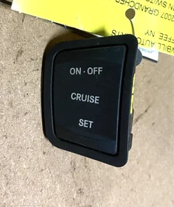 2005-2007 Jeep Grand Cherokee On/Off Set Cruise Control Switches (2) - Picture 1 of 5