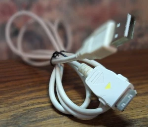 iRiver Clix USB Interface / Charging Cable - 2006 Vintage - Picture 1 of 2