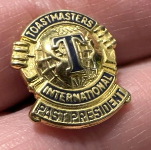 Vintage Toastmasters International Lapel Pin Gold Past President - Picture 1 of 5