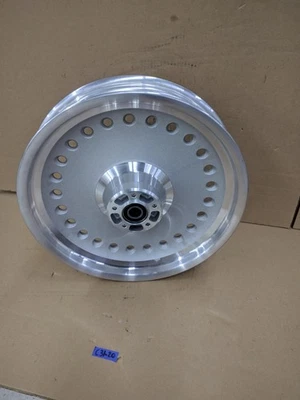 Rueda delantera Fat Boy 17X3.5 OEM 07-17 Foto 1 de 4