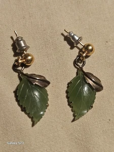 Schmuck - Vintage Ohrringe - goldfarbene Fassung - grünes Blatt Design - Sterling - Bild 1 von 4