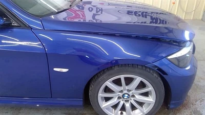 BMW 328i 2010 Right Fender Blue 41-35-7-168-988 Foto 1 de 4