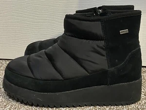 UGG RIDGE MINI BLACK WATERPROOFRATED -32°C WEDGE ZIP BOOT US 8 / EU 39 / UK 6 - Bild 1 von 7