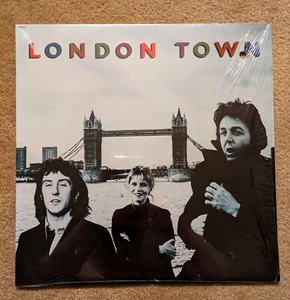 Wings - London Town Vinyl LP Album w/ Poster 1978 (Near Mint record) - Picture 1 of 10