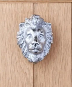 100% Iron CLASSIC Silver Shade Lion DOOR KNOCKER New Home Gift Outdoor Heavy UK - Picture 1 of 2