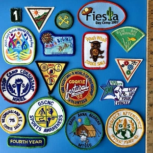 Lote De 18 Parches De Colección Girl Scout Galletas Campamento ThinkingDay Insignias Deportivas - Imagen 1 de 6
