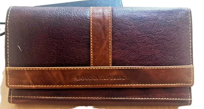 Banana Republic Genuine Leather Clutch bag for women Elegant design - Image 1 of 3