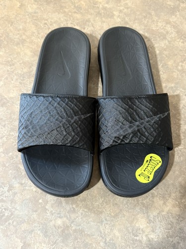 Sandali slip on Nike Benassi Solarsoft Slides uomo 11 nero grigio antracite