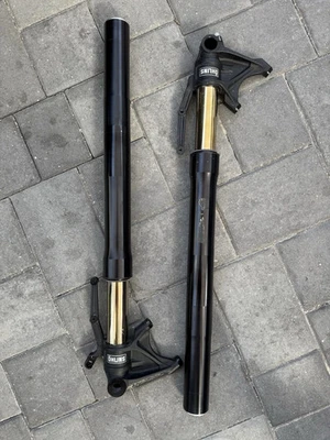Triumph Daytona Speed Triple1050 RS Front Suspension Ohlins Oem - Image 1 of 4