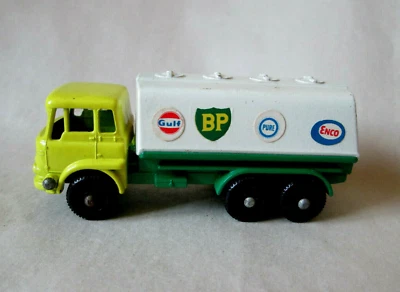 Camión cisterna Matchbox Bedford BP 1964 gasolina inclinable hacia adelante #25 Inglaterra tanque 1/64 Foto 1 de 4