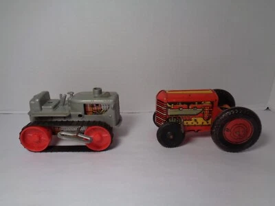 LOTE DE 2 TRACTORES DE JUGUETE DE HOJALATA VINTAGE MARX. Años 50-60. Foto 1 de 4