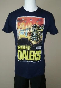 CAMISETA PARA HOMBRE DR. WHO & THE DALEKS DOCTOR AZUL MARINO OSCURO TV PEQUEÑA SM NUEVA - Imagen 1 de 2