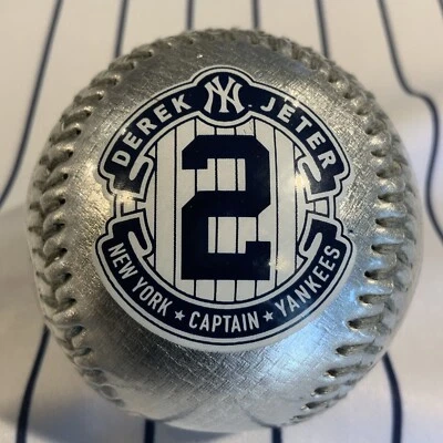 New York Yankees Derek Jeter 2014 retiro recuerdo béisbol pelota coleccionable Foto 1 de 4