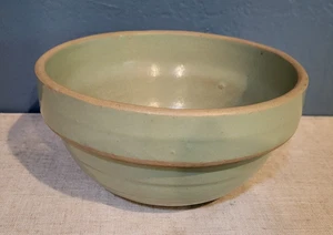 USA Pottery Beehive 7" Sage Green - Picture 1 of 5