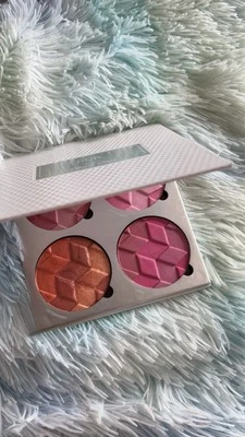 PÜR 4-in-1 High Pigment All Skin Make Up Blush Book – Discontinued Hard to Find! - Image 1 of 4