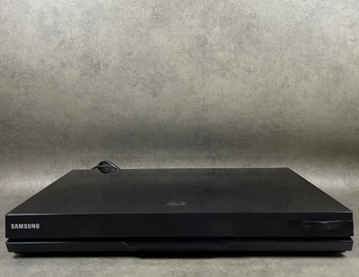 Samsung HT-D5550 Schwarz - 3D Blu-ray Heimkino Receiver - 5.1 Heimkinosystem - Bild 1 von 4