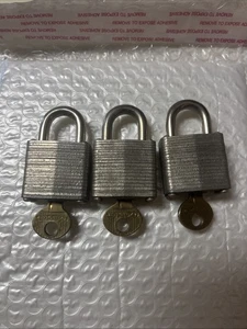 Vintage Master Lock No7 mit Original Schlüssel 3 Stück! LESEN!!! Ein Schlüssel klemmt. 1 zoll - Bild 1 von 7