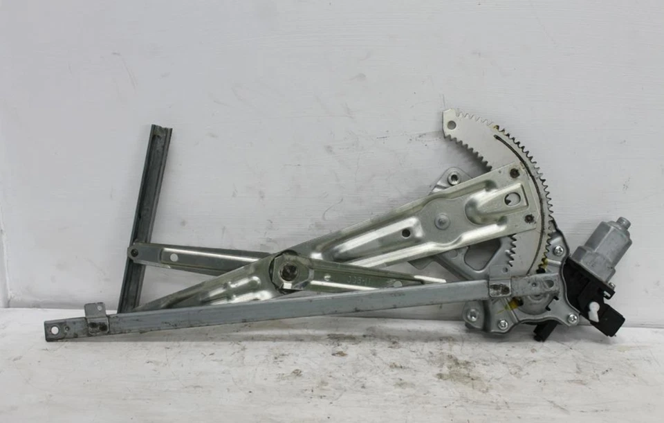 Mitsubishi, Outlander Right Front Window Reg/Motor Zg Zh Power 11/06 10/12 - image 1 of 1