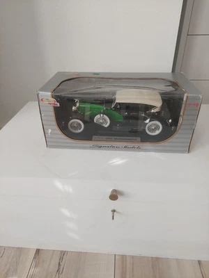 Signature Models 1/18 1934 Duesenberg New In Original Box - Image 1 of 4
