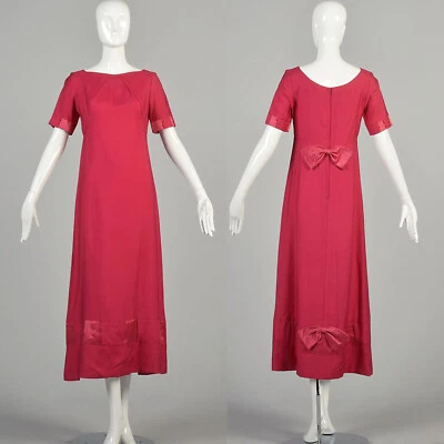 Pequeño Vestido Rosa Caliente Manga Corta Midi Formal Baile de graduación Modesto Vestido de Noche Foto 1 de 4