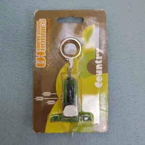 Fendt Katana 65 tractor by Universal Hobbies in Green J5847 Keychain new sealed - Picture 1 of 12