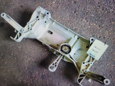 Cuadro delantero Crossmember/K 2,0 L compatible con 07-16 EOS 629243 Foto 1 de 4