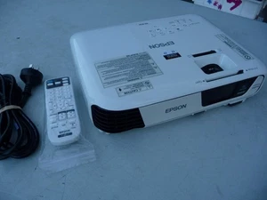 EPSON EB-W32  800 x 1200P WXGA HDMI  3300 LUMENS IN  EX COND 1208 LAMP HRS - Foto 1 di 5