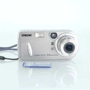 Sony Cybershot DSC-P92 fotocamera digitale compatta 5 MP argento sensore CCD vintage Digi - Foto 1 di 9