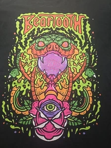 Beartooth Red Bull Records T Shirt Mens Medium Snake Band Rock - Picture 1 of 8
