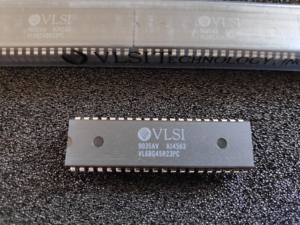VL68C45R23PC - VLSI DIP40 - CRT Controller - Bild 1 von 1