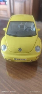 Coche escala 1:18 Volkswagen Beetle Burago - Imagen 1 de 5