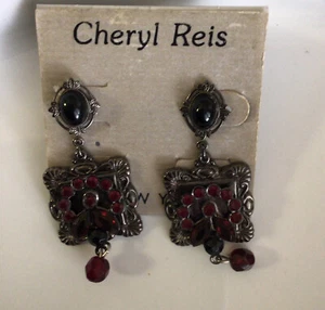 Cheryl Reis Earrings Pierced - Picture 1 of 8