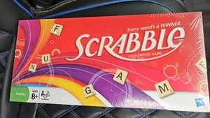Scrabble Kreuzworträtsel Spiel 2008 Komplett Spiel Familie Hasbro Brandneu Versiegelt - Bild 1 von 2