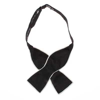 Pajarita auto-corbata de Italo Ferretti talla ajustable negra con ribete blanco seda nueva sin etiquetas Foto 1 de 4