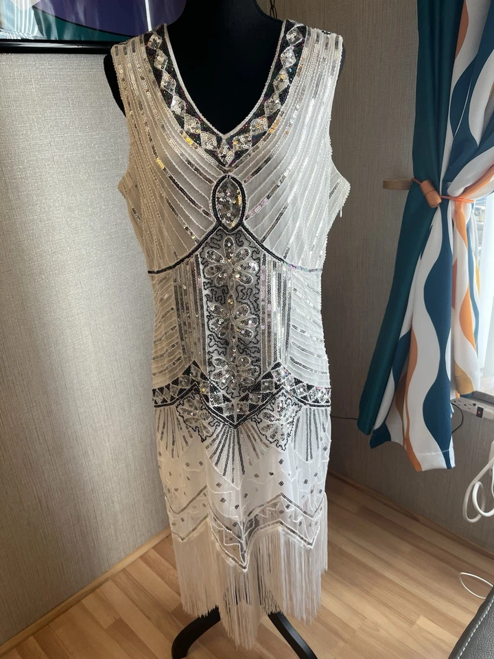 1920’s Flapper Fringe Style Dress White And Silver XXL - Image 1 of 4