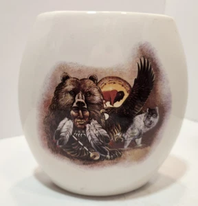 Jarrón plano ovalado de porcelana con jefe de oso nativo americano, búfalo, lobo y águila - Imagen 1 de 11