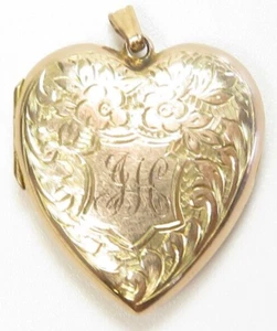 Antique 1920's 2 Picture Engraved Locket 9K Yellow Gold 1.04" x .939" British - Picture 1 of 9