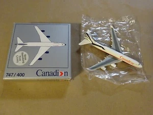 Schabak 1:600 Canadian B747 / 400 Diecast Airplane Figure - Picture 1 of 9