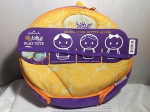 ITTY BITTYS PLAY TOTE SELLO Nuevo con etiqueta Bolso de Mano con Cremallera con Asa y Correas - Imagen 1 de 2