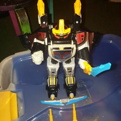 Vintage Power Rangers Time Force Shadow Red Megazord - Image 1 of 4