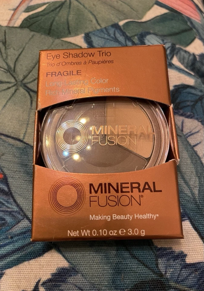 МИНЕРАЛ FUSION ТЕНИ ДЛЯ ВЕК ТРИО ХРУПКИЕ ПОЛНЫЙ РАЗМЕР! Новый в коробке - Изображение 1 из 1