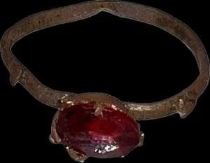 Historischer viktorianischer Kupferring mit rotem Glas - Bild 1 von 1