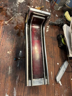 Conjunto de luz trasera del lado del conductor Buick Electra 225 LH 1963 5953975 Foto 1 de 4