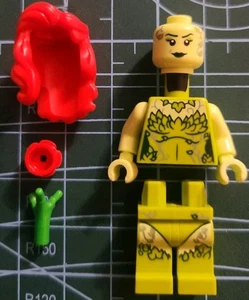 Lego 76300 Batman Arkham Asylum - Poison Ivy - Minifigure with Accessories - Picture 1 of 3