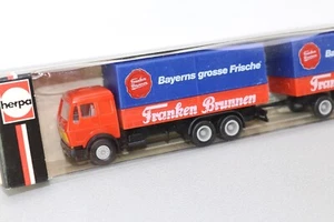 Herpa LKW Mercedes Hängerzug "Franken Brunnen" 811327 1:87 H0 NEU NOS OVP - Picture 1 of 4